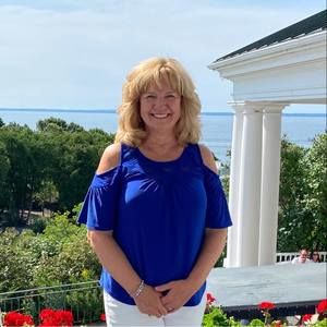 Meet your Posher, Gail